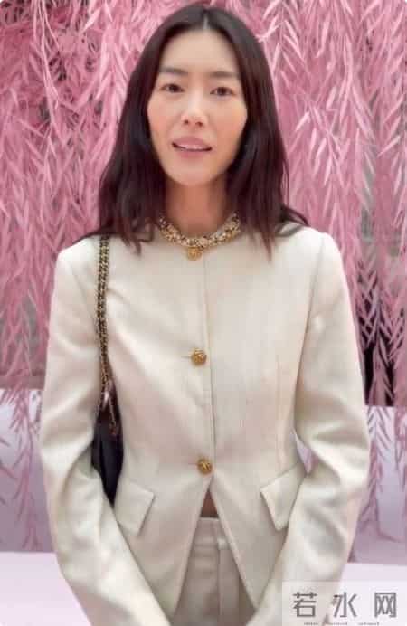 巴黎这一夜，周迅惊艳亮相，刘雯脸部瘦脱相，金高银松弛感拉满