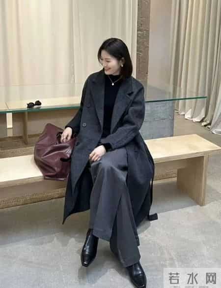 “深灰色大衣+阔腿裤”秋冬最经典搭配，干练随性有气质，太爱了
