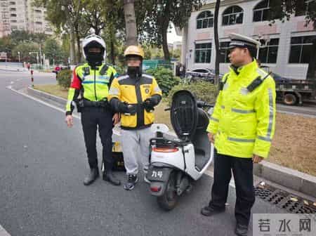 注意！这类“电摩”上路需挂牌！交警持续严查