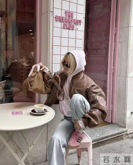 冬末初春可以试试这个绝美配色,时髦又减龄