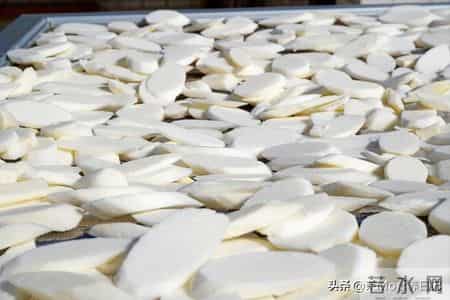 “冬天吃一根,腿脚站稳跟”,一次买25斤晒起来,泡水煮粥都很好