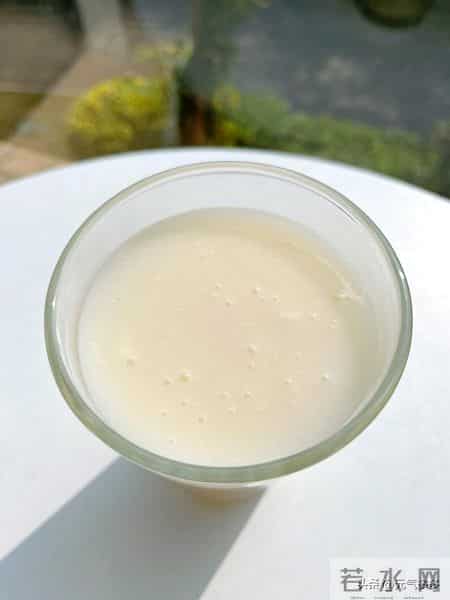 天冷了皮肤干成沙漠?我连喝一周这杯“补水神器”,朋友都追着问