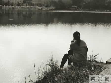 今年53岁，跟老公分居，我耐不住寂寞，每天晚上都去小公园散步