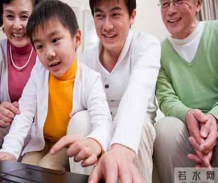 过年我给孙子 5000，给外孙 500；我住院，女儿伺候，儿子不见人影