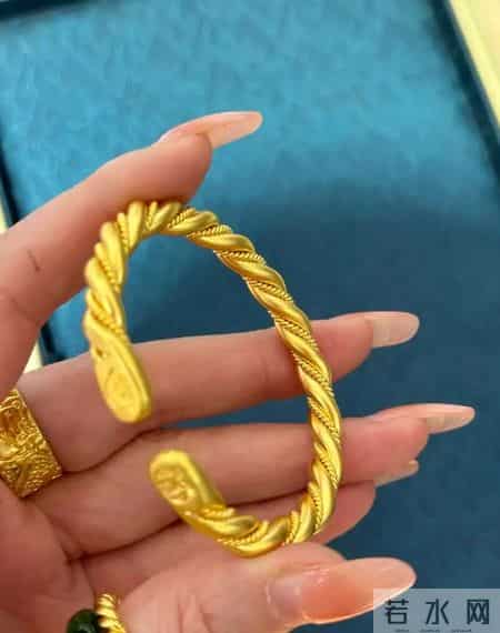 为什么有人花百万收购旧金饰？背后秘密太惊人