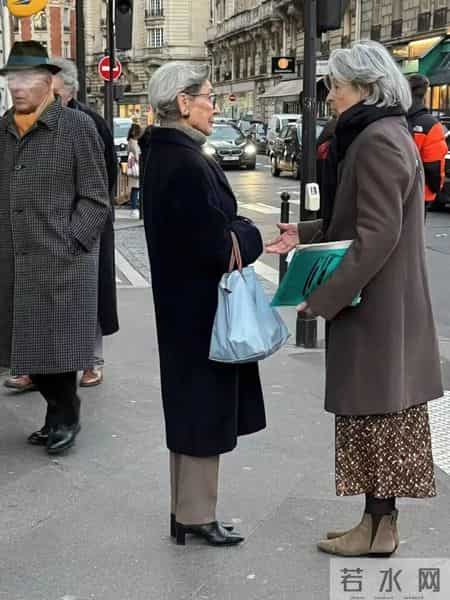 等我老了不穿冲锋衣和小香风，学法国奶奶穿三件基础款，真好看又显气质