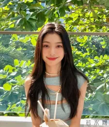 你适合“直发”还是“卷发”？关键由这3点决定，选错容易显老