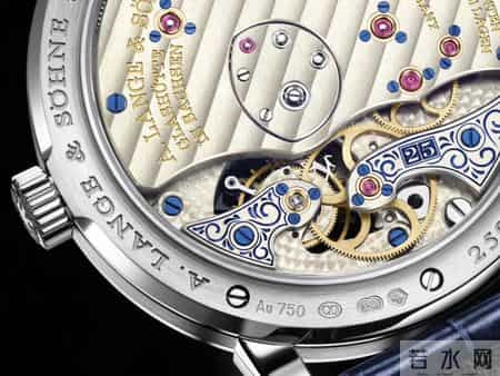 神级起步！出手即经典！这些一步到位毕业表，我只要一块就好！