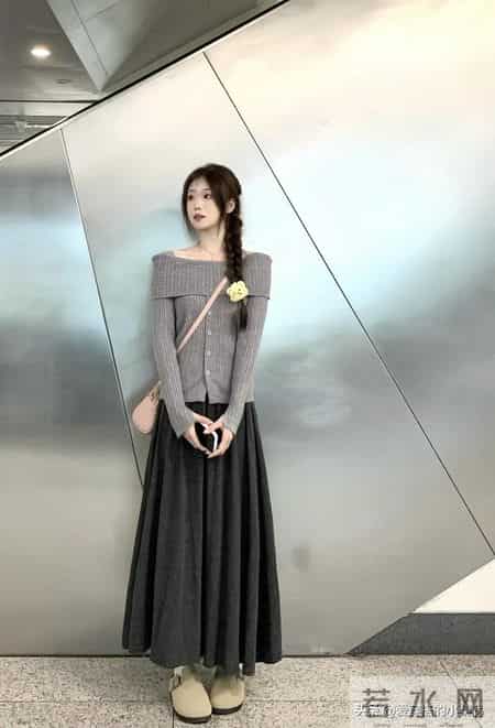 新年内搭就穿「毛衣+半裙」 ,聚会吃漂亮饭赢麻了!