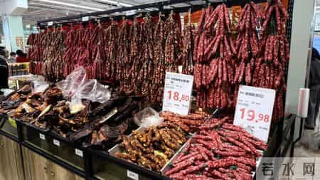 开业了！南宁广百家超市亭洪路店，人多得路边都停不下电动车了！