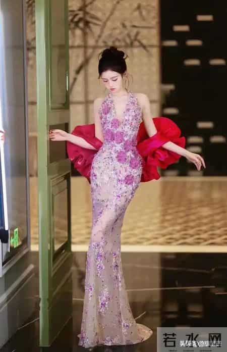 上海一模特 身高182cm 身材拥有黄金比例 散发迷人魅力