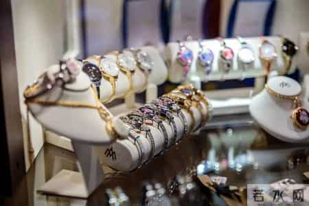 2025年高端腕表市场，谁是新王者