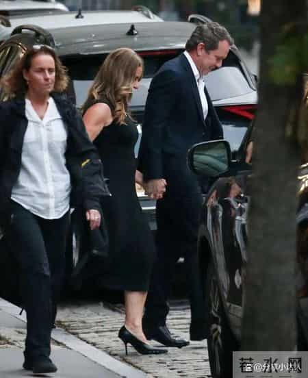 回顾：与小12岁男友甜蜜牵手，比尔盖茨前妻的 LV 老花穿搭，竟被嘲 “土豪感” 拉满