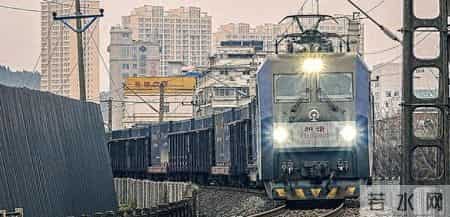 我是河南人去了成都和重庆,说句实在话:成都跟重庆真不是一回事