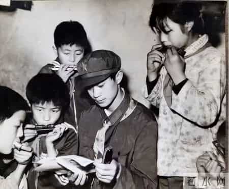 当年，我是部队的群工干事。经历我三次战友牺牲的善后工作…