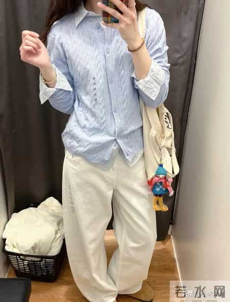 优衣库这条白裤子，开春通勤我焊在身上了！