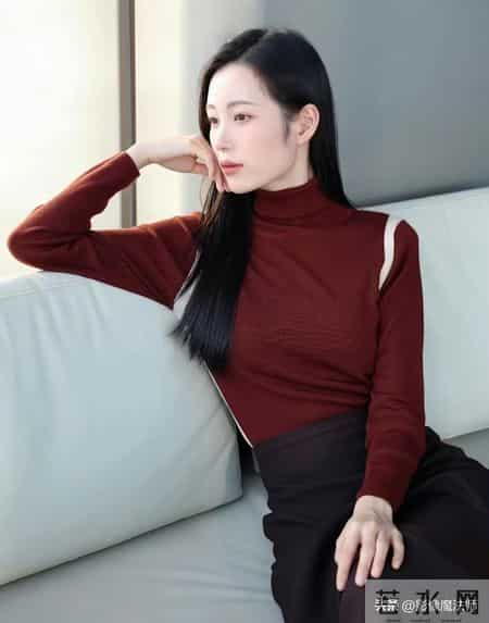 秋冬穿搭灵感｜红棕配色，通勤也能穿出高级感