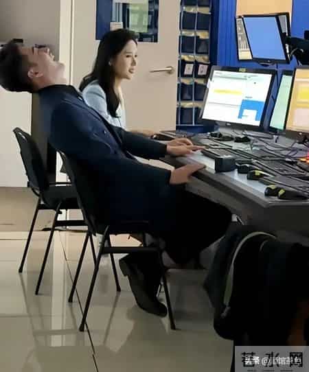 江苏主持人夫妻，同校同行还是同事，带娃播新闻，如今又喜获二胎