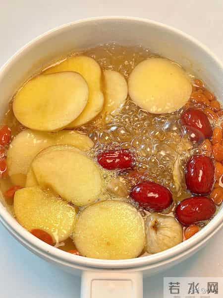 冬煮苹果水,内热自己退!3种神仙搭配,养脾胃,补津液,身体棒