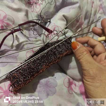 第六件了，越来越喜欢织毛衣了