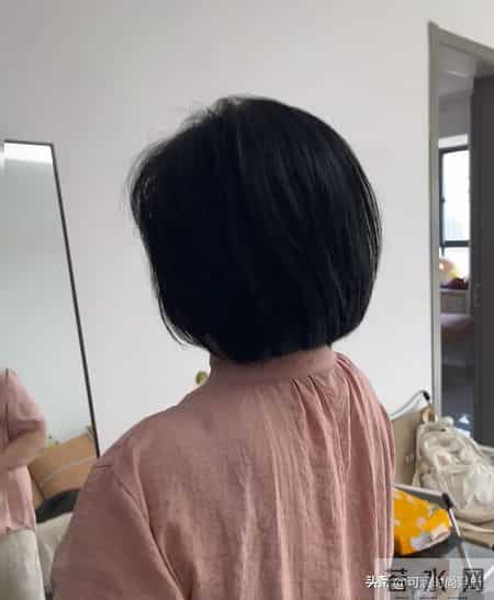 新年烫头最怕显老10岁？50+女人照着这篇烫，真不翻车