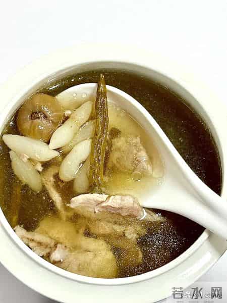 "睡眠不好，多是肝火旺"，建议多喝这4种汤，助睡眠，一觉到天亮