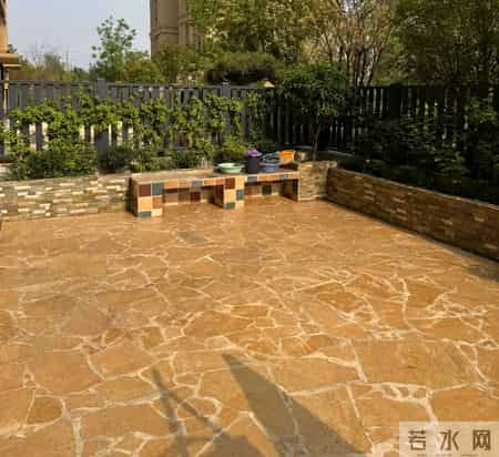 院子里的石材，越简单，越有韵味