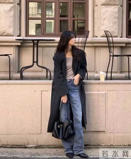 “深灰色大衣+阔腿裤”秋冬最经典搭配，干练随性有气质，太爱了