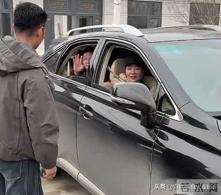 厉爸妈没有帮厉大哥带小孩其实是有原因的，从这点就能看得出来