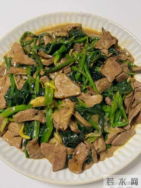 它是肝脏“最喜欢”的菜，睡眠不好的人要多吃，气色好，更显年轻