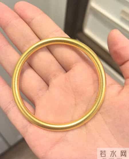 3克小金豆VS30克大金镯，哪个更值得买？