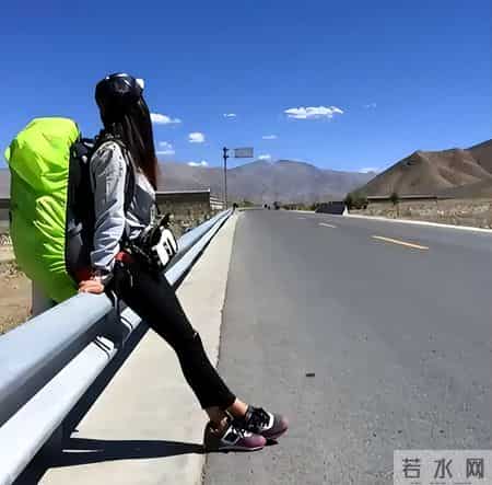 我开长途货车，在戈壁滩捎了个漂亮女人，她哀求：大哥，求你个事