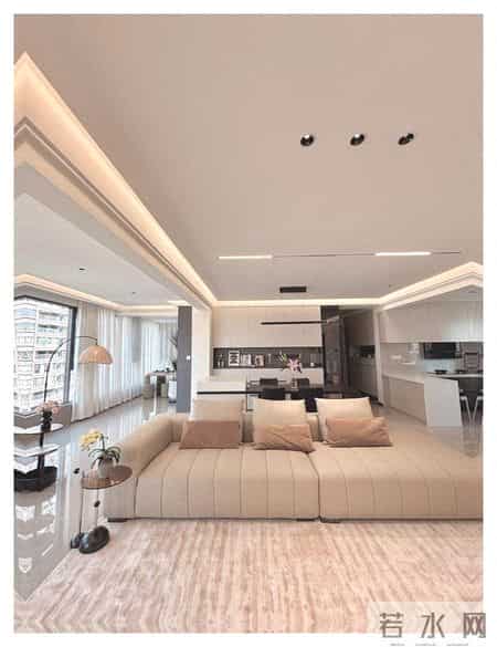 横厅这样装,空间显大又高级!