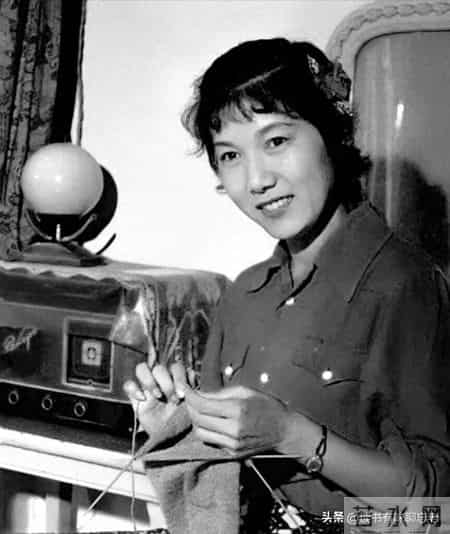 新凤霞回忆8:开妓院的二伯母又恨我又爱我,因为我对她也有点用