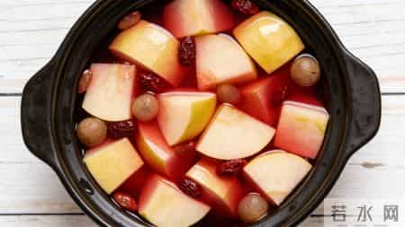 苹果这样煮，堪称“肠道疏通剂”！每天吃一点，隔天排便特轻