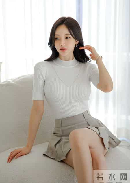 灰白轻熟通勤套装｜是长廊里的雾白干练美人