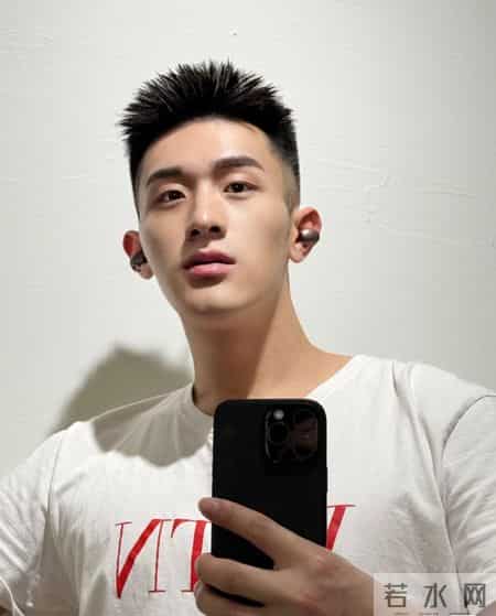 寸头与笑涡，少年感的终极答案（推粉丝16.8w）