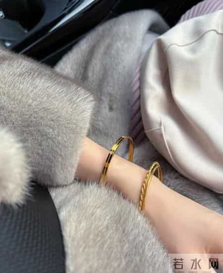 20克金手镯算重吗？戴一个月后我发现了这些变化
