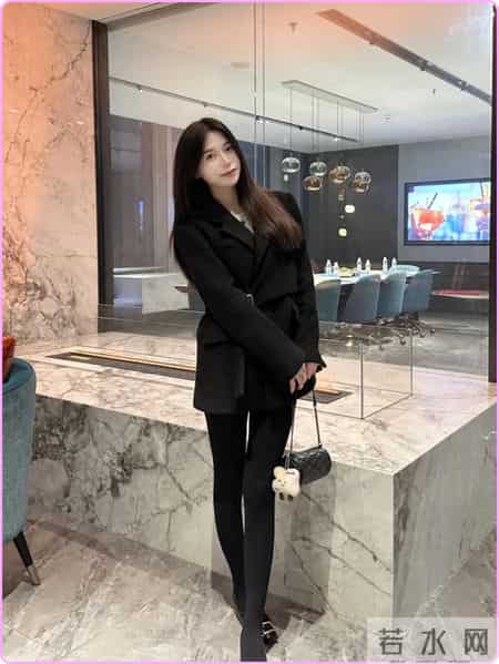 “哪有什么穿搭愁，你穿厚黑你也牛！”