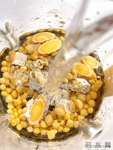 不要每天当水喝，我怕你过年回家脸蛋又白又亮