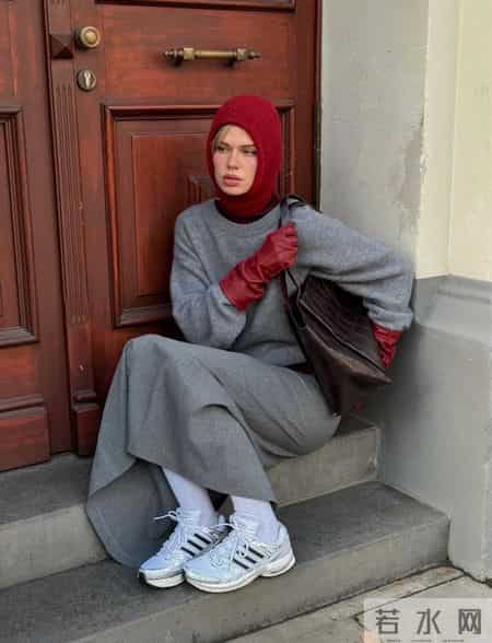 冬日超火的一组配色：灰+红，好看显高级！