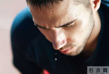 天气寒冷，常戴帽子好吗？医生：过了70岁，戴帽子千万注意这几点