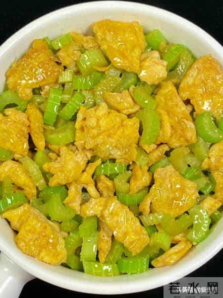 冬天使劲吃，维C是橙子的8倍，八毛一斤的“菜王”，别不懂吃