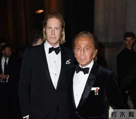 瓦伦蒂诺留下了166亿的遗产，从长期伴侣到男模，都有份