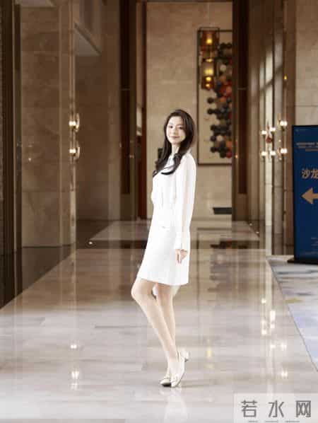 温柔的白色系穿搭