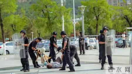 美女魔头明珍珍伏法!那张"慈善脸"背后,藏着14条人命和百亿黑金