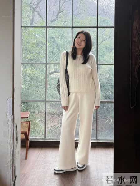 显瘦百搭白裤子每个中年女人必须拥有