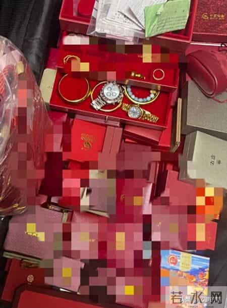 远嫁八年，妈妈生病我回去，病房外听到几句话，过年不想回娘家了