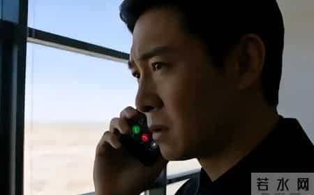 岳母举报我藏枪支，当晚我家被破开，武警搜查后看到我的证件懵了