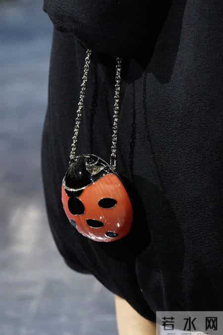 当Dior女孩不再只是“美”